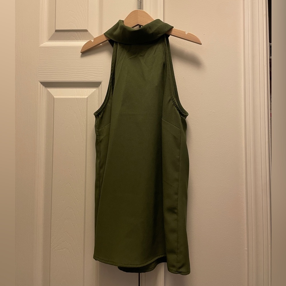 NWT Banana Republic Womens High-Neck Sleeveless Top in dark olive color - Picture 3 of 11